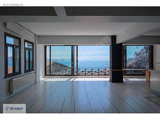 Cihangir’de Manzaralı Loft Stil Satılık 1.5+1 Daire